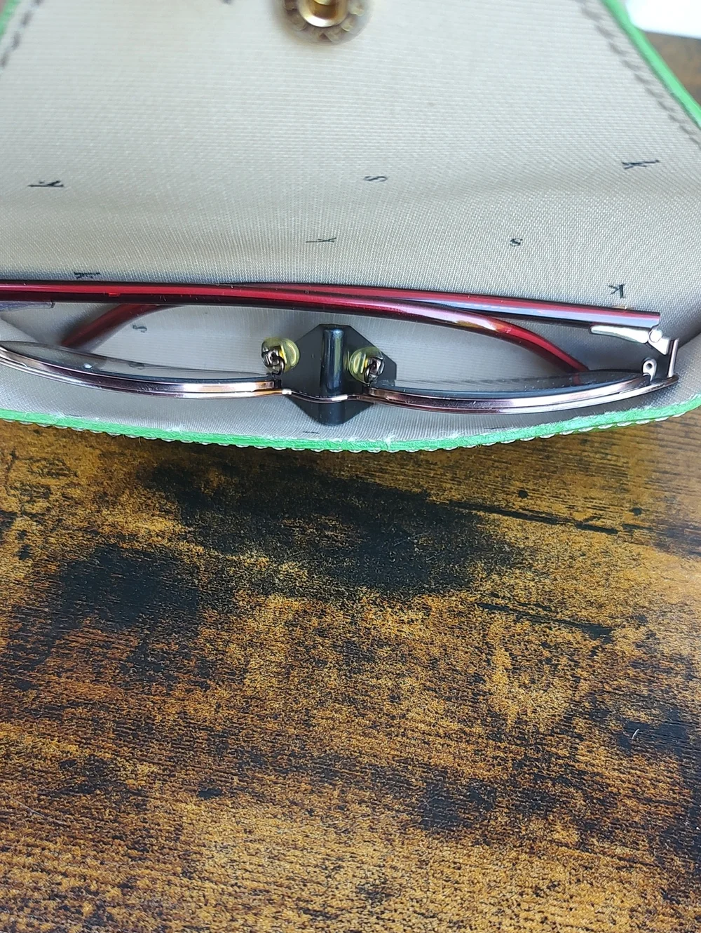 Kate spade Green Eyeglass Case with Burgundy Rectangular Frames